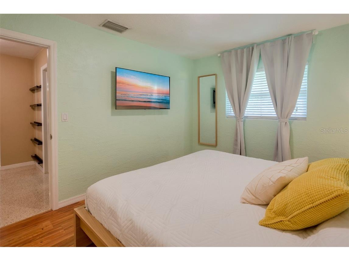 1696 Velma Drive S Largo FL 33770 TB8420562 image14