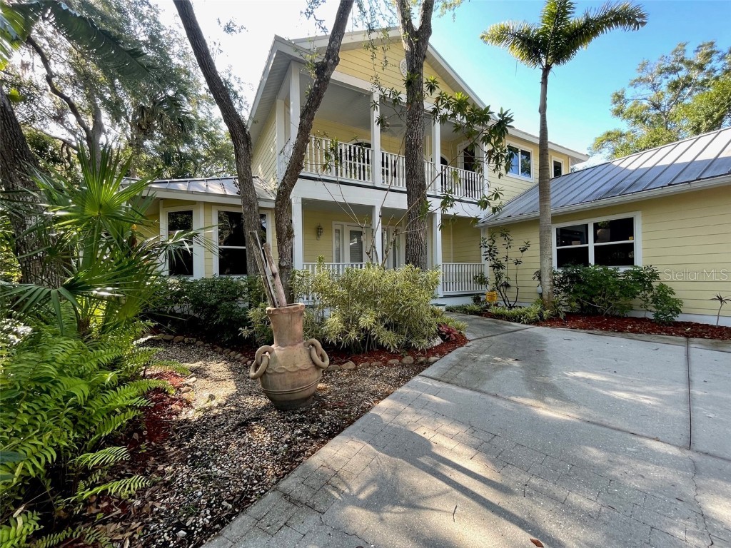 1697 Eagle Nest Court Sarasota FL 34232 A4568548 image1