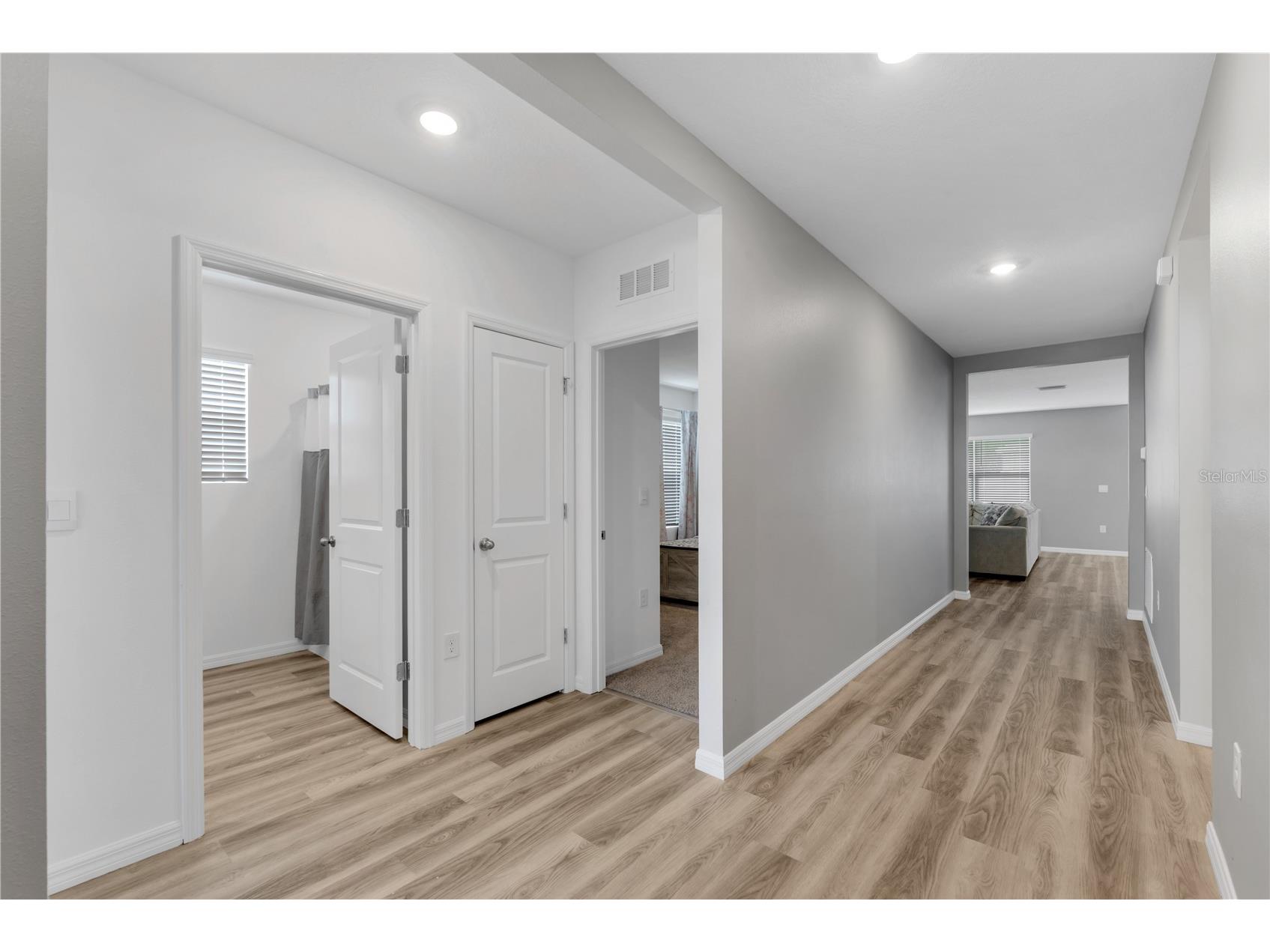 1697 Sourwood Drive Ruskin FL 33570 TB8528814 image4