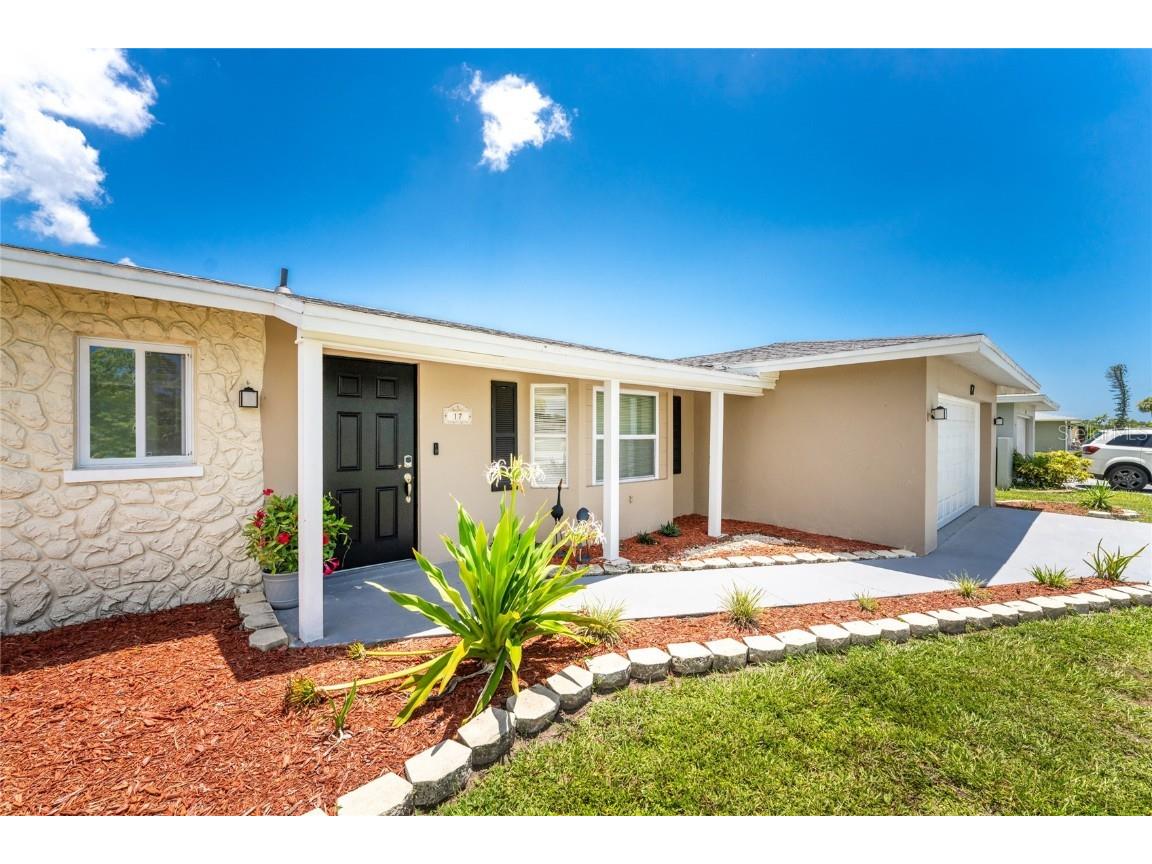 17 Caddy Road Rotonda West FL 33947 N6133980 image1