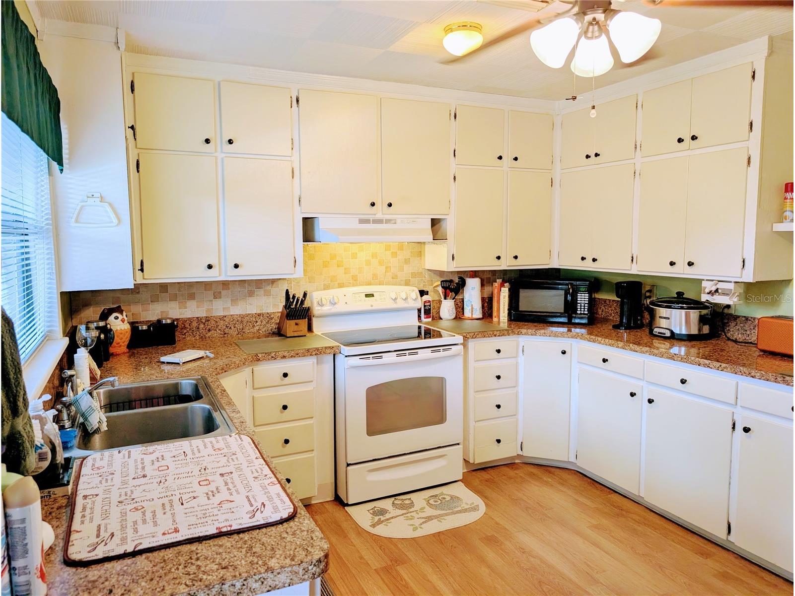 17 E Bay Street Davenport FL 33837 B4902140 image9