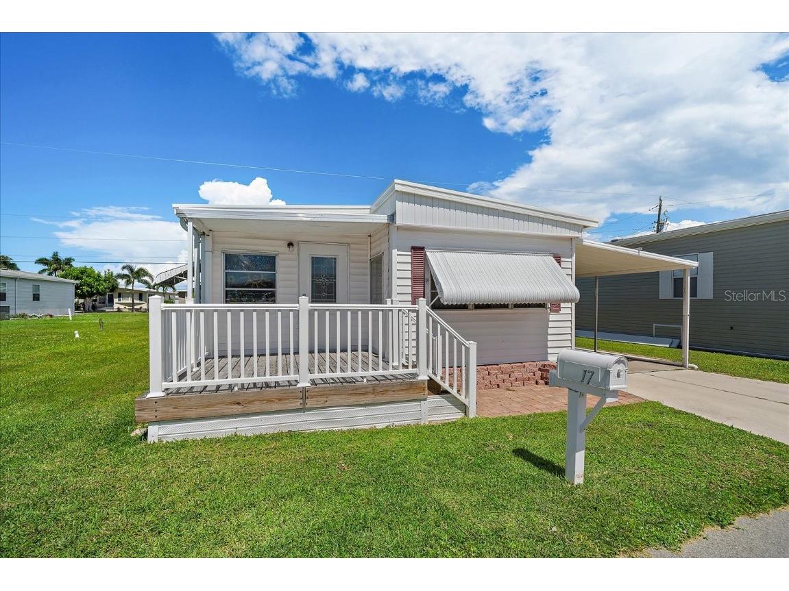 17 Flores Drive Palmetto FL 34221 A4666264 image1