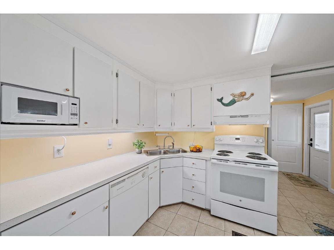 17 Flores Drive Palmetto FL 34221 A4666264 image3