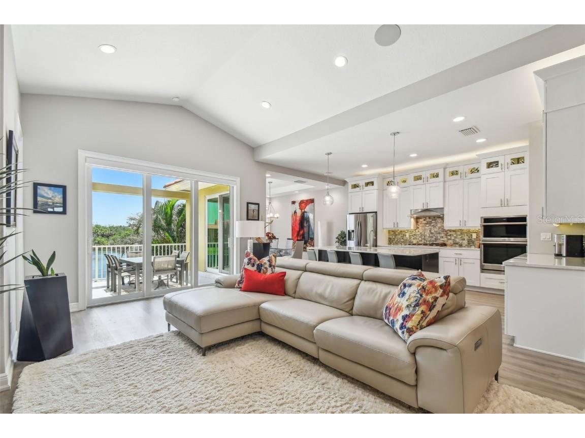 17 Franklin Court S #C Saint Petersburg FL 33711 TB8447840 image5