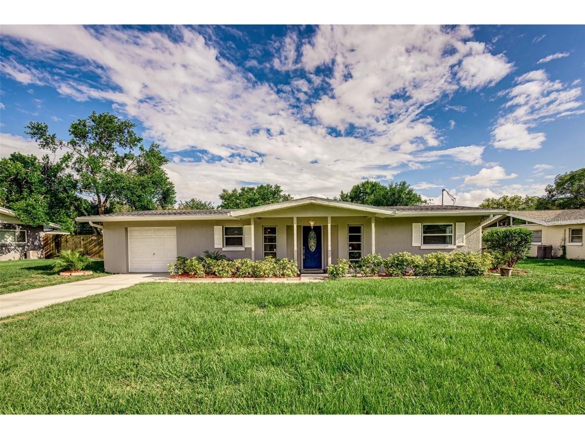 17 Golfview Circle NE Winter Haven FL 33881 L4937465 image1