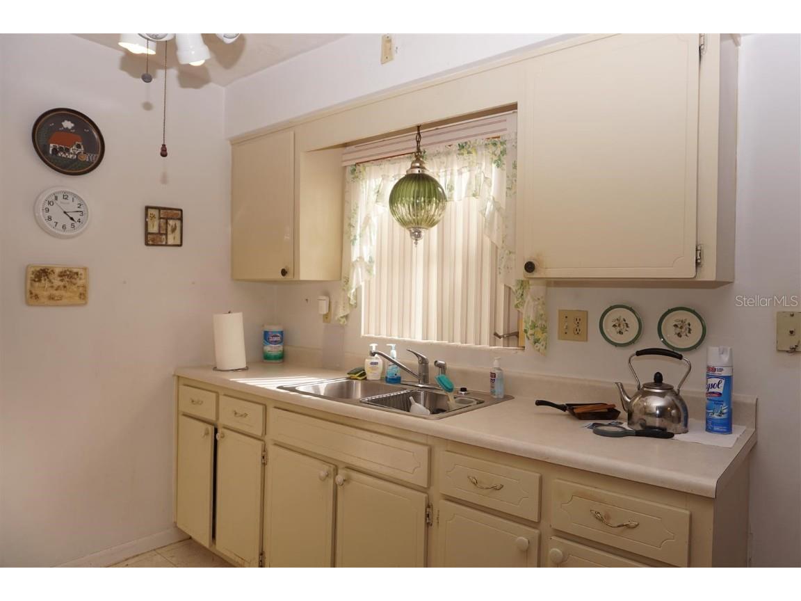 17 N Davis Street Beverly Hills FL 34465 OM716119 image16