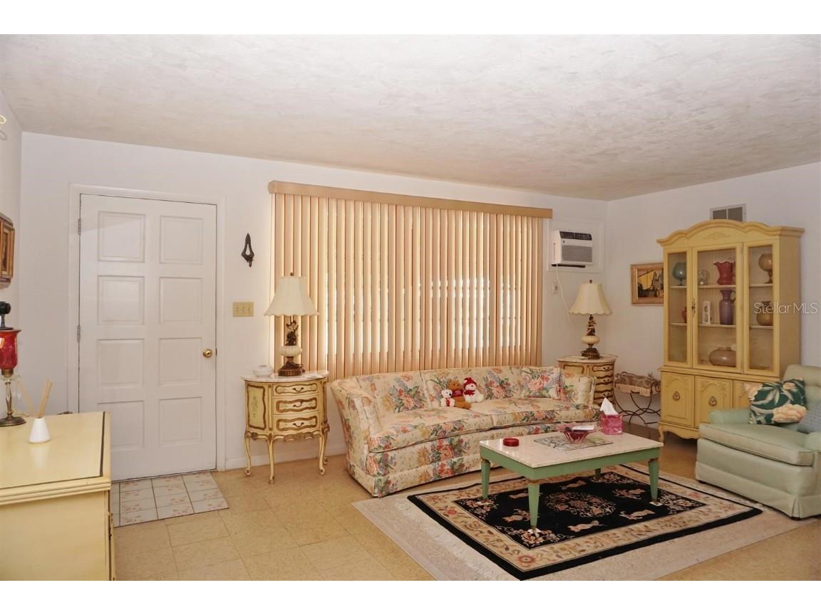 17 N Davis Street Beverly Hills FL 34465 OM716119 image6