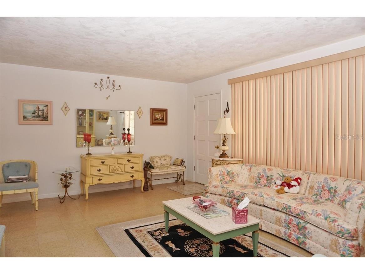 17 N Davis Street Beverly Hills FL 34465 OM716119 image8