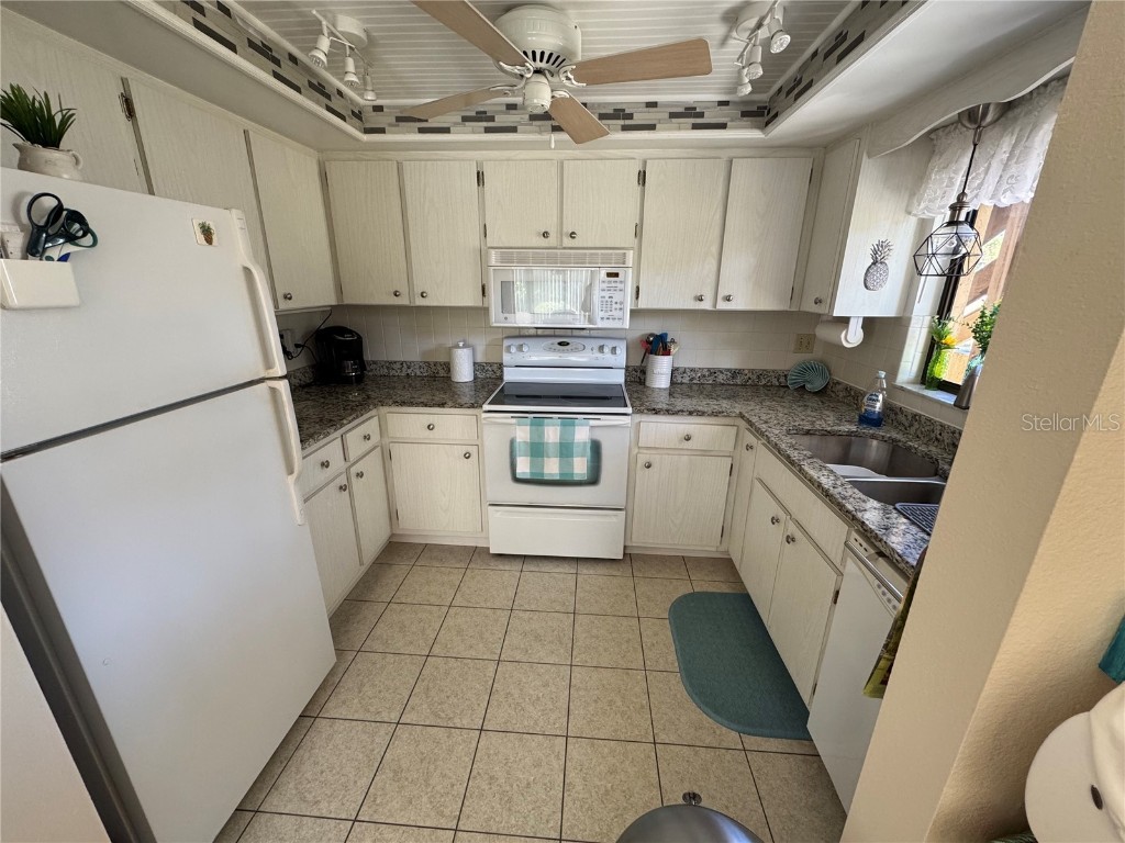 17 Quails Run Boulevard #1 Englewood FL 34223 N6141629 image4