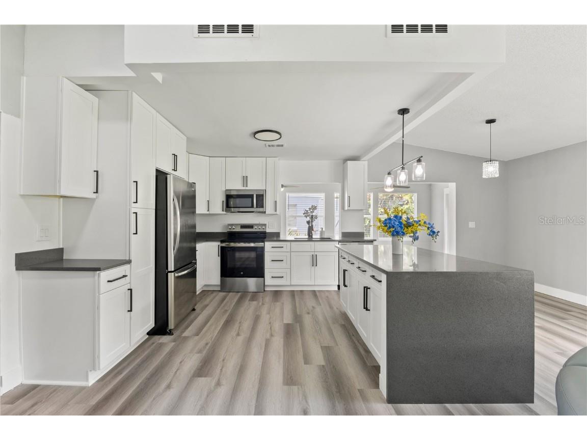 17 S Flag Court Kissimmee FL 34759 O6333696 image10