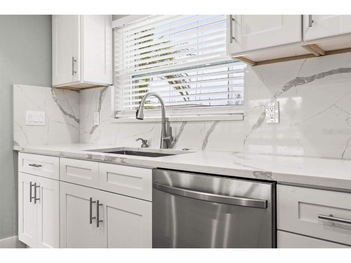 170 98th Avenue N Saint Petersburg FL 33702 - RIVIERA BAY U8226681 image15