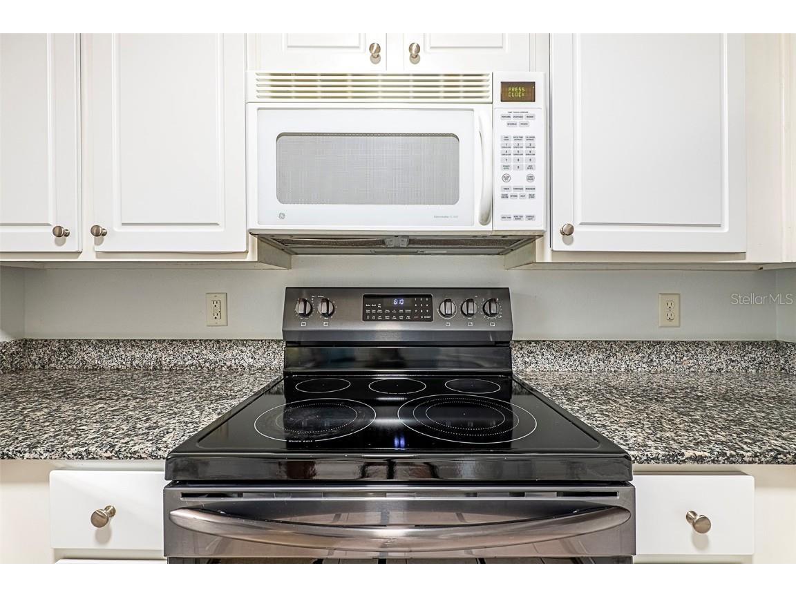 170 Coquina Bay Drive Saint Petersburg FL 33705 TB8448028 image17