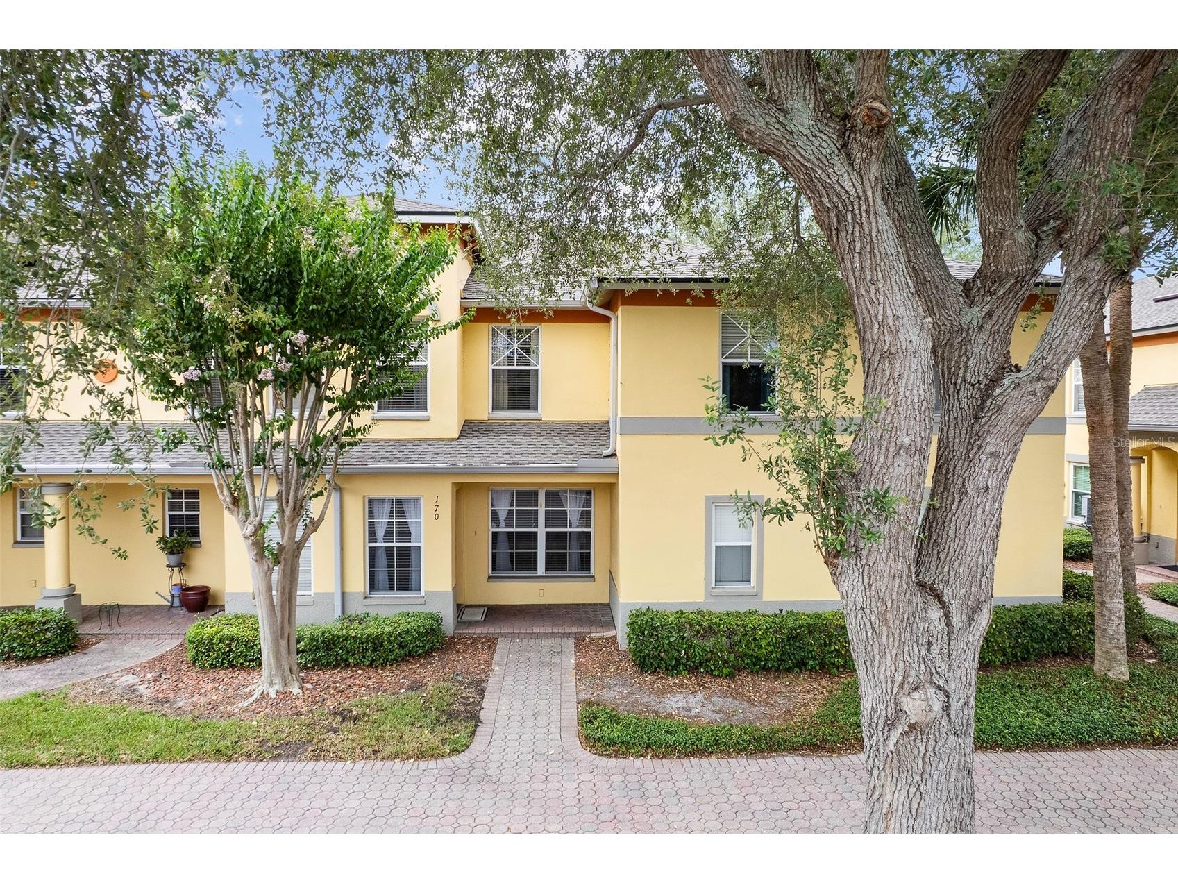 170 Coquina Bay Drive Saint Petersburg FL 33705 TB8517546 image1