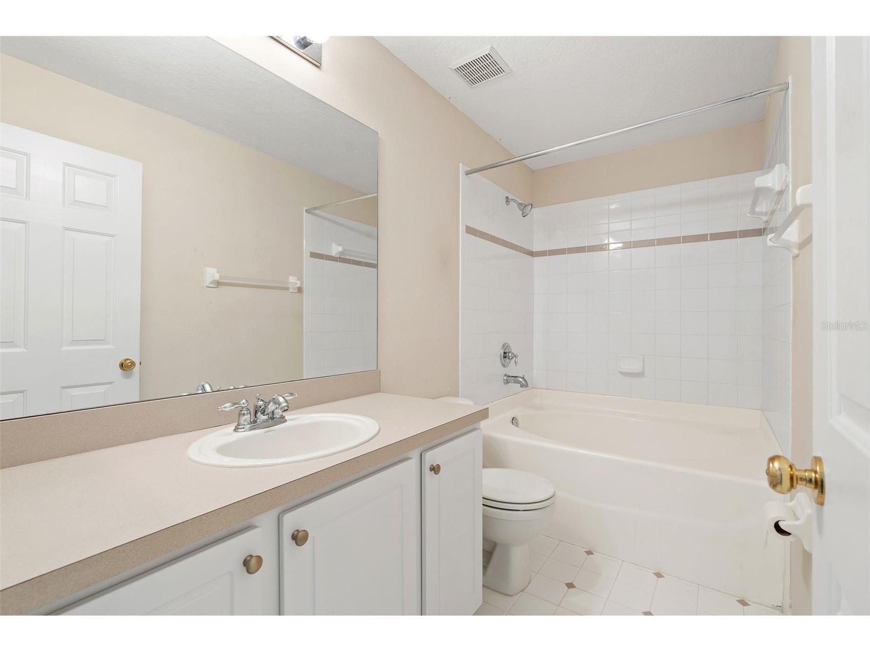 170 Coquina Bay Drive Saint Petersburg FL 33705 TB8517546 image16
