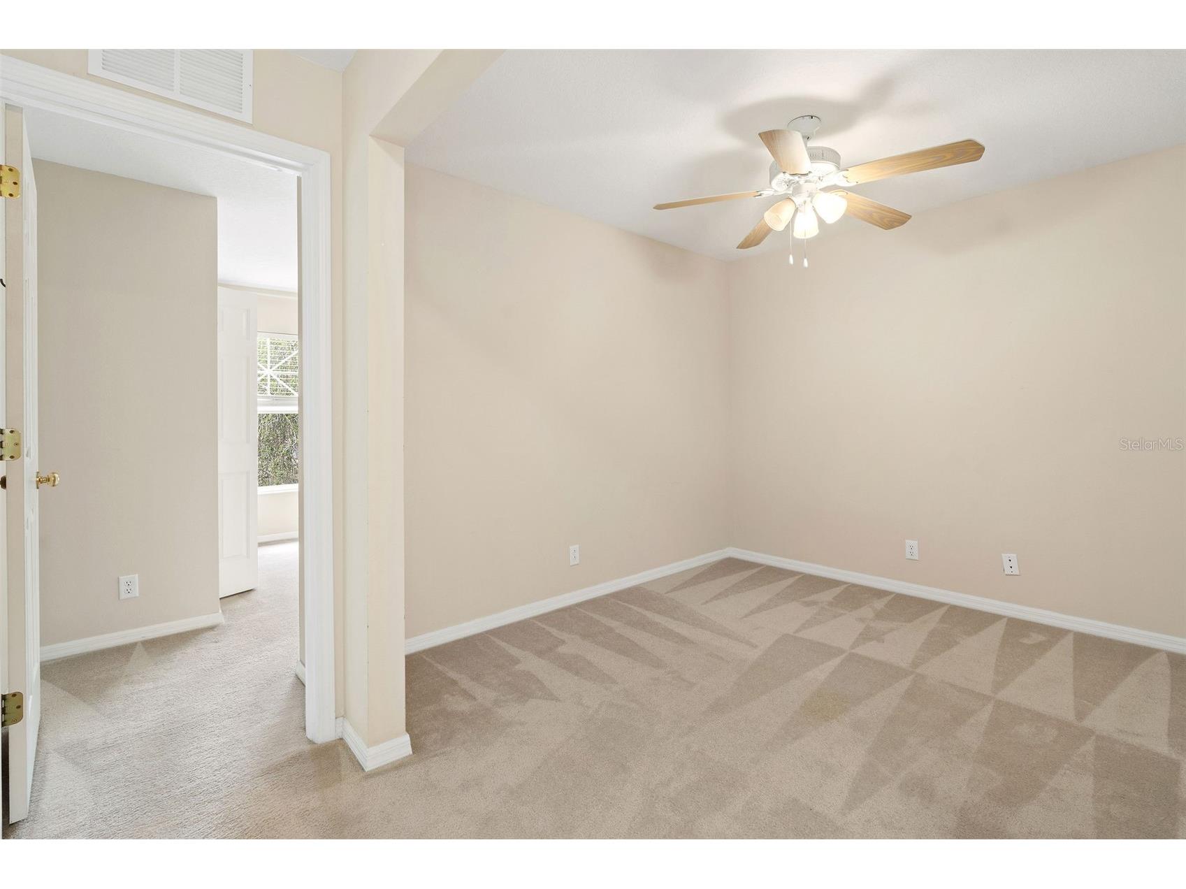 170 Coquina Bay Drive Saint Petersburg FL 33705 TB8517546 image18
