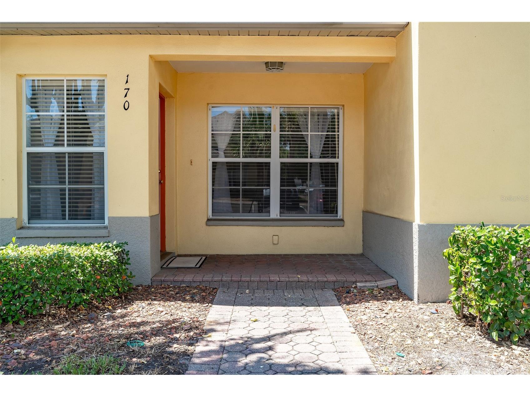 170 Coquina Bay Drive Saint Petersburg FL 33705 TB8517546 image2