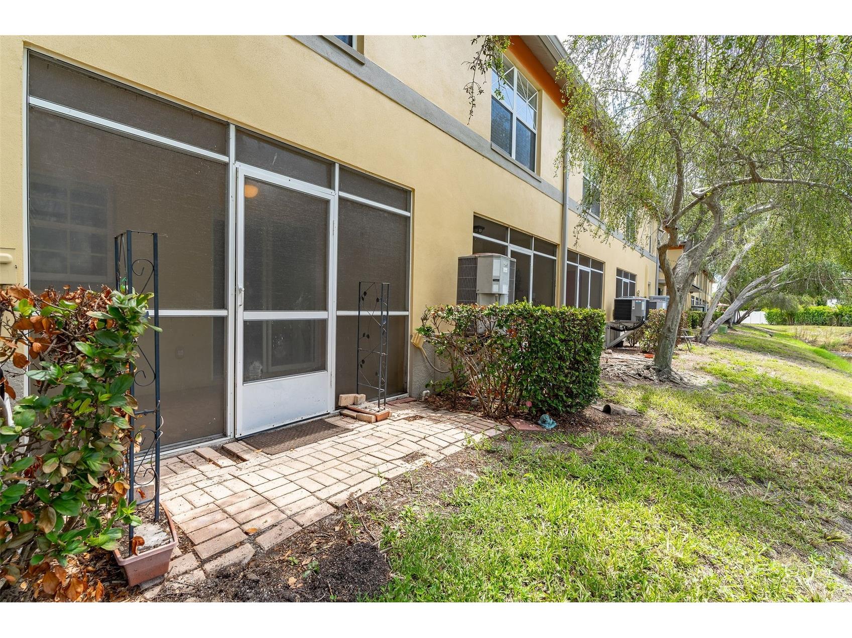 170 Coquina Bay Drive Saint Petersburg FL 33705 TB8517546 image28