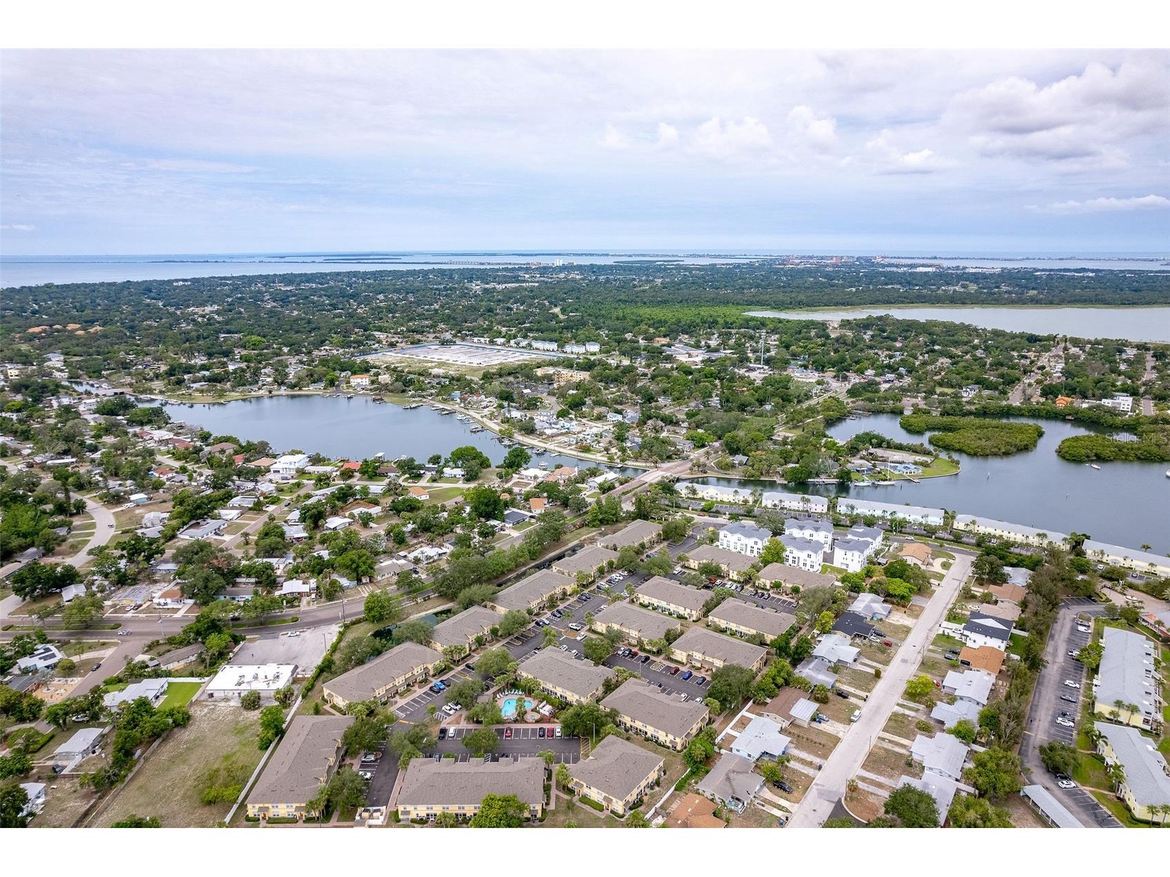 170 Coquina Bay Drive Saint Petersburg FL 33705 TB8517546 image35