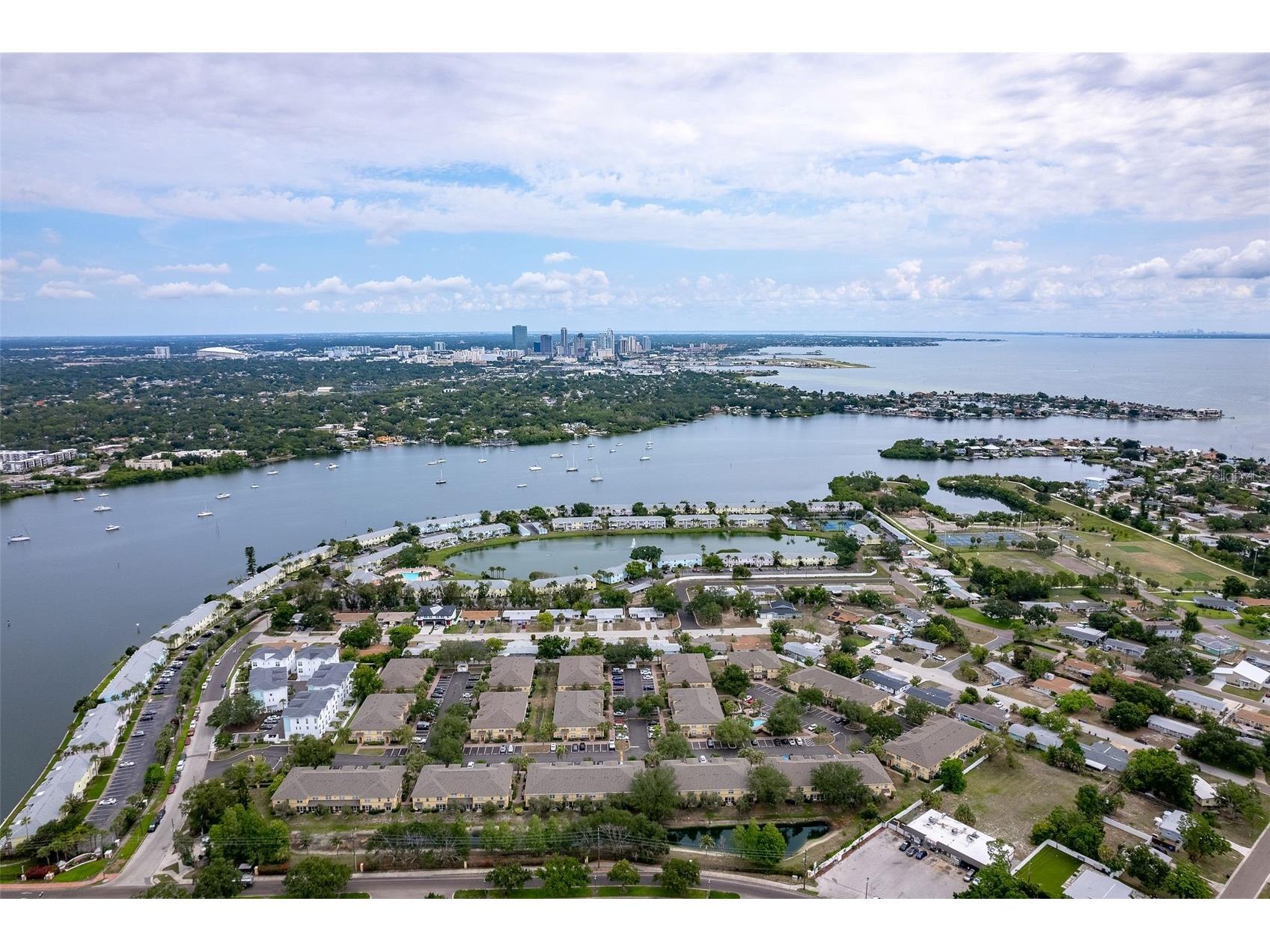170 Coquina Bay Drive Saint Petersburg FL 33705 TB8517546 image36