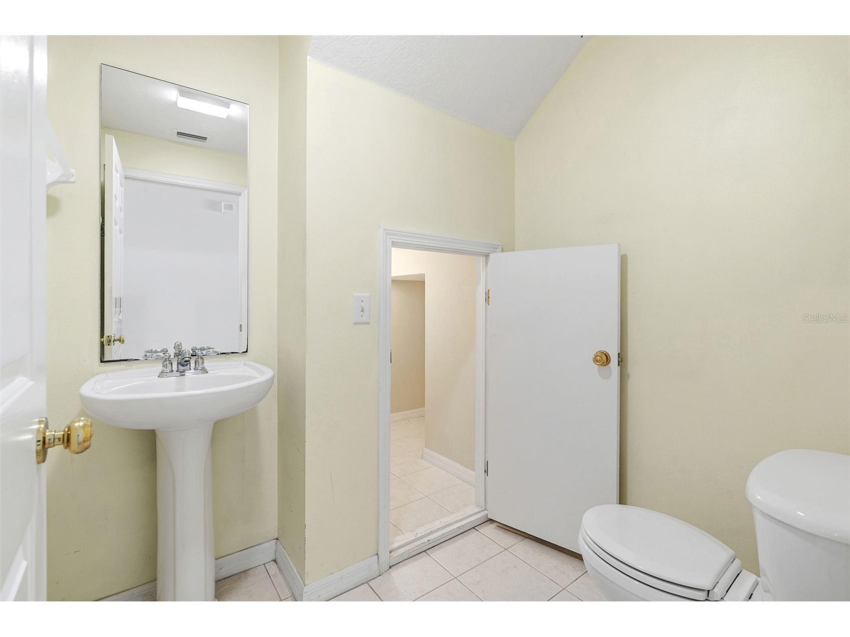 170 Coquina Bay Drive Saint Petersburg FL 33705 TB8517546 image7