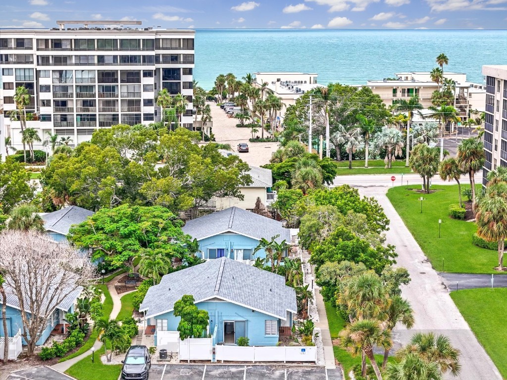 170 Roosevelt Drive #1 Sarasota FL 34236 A4662418 image1