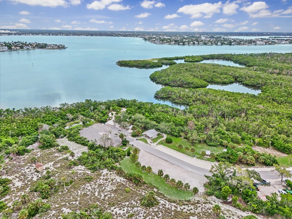 170 Roosevelt Drive #1 Sarasota FL 34236 A4662418 image18