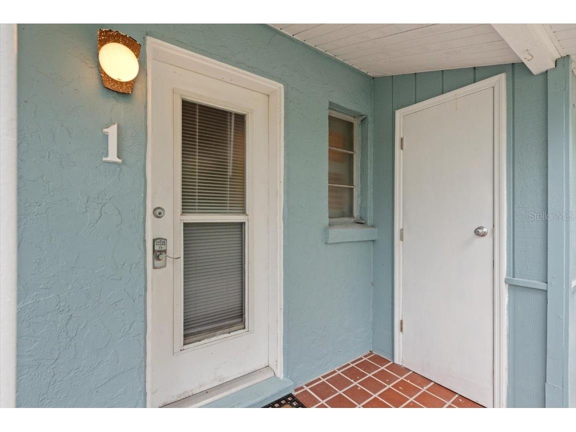 170 Roosevelt Drive #1 Sarasota FL 34236 A4662418 image19