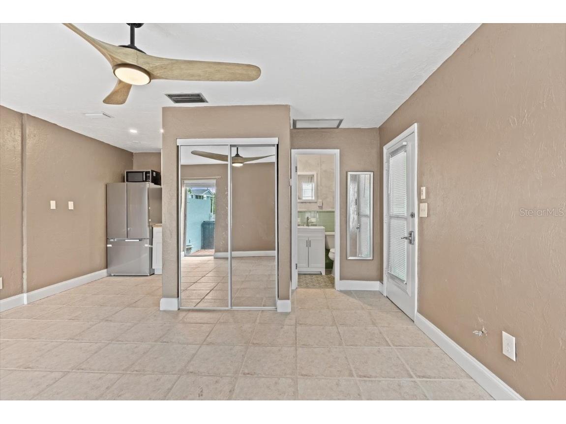 170 Roosevelt Drive #1 Sarasota FL 34236 A4662418 image8