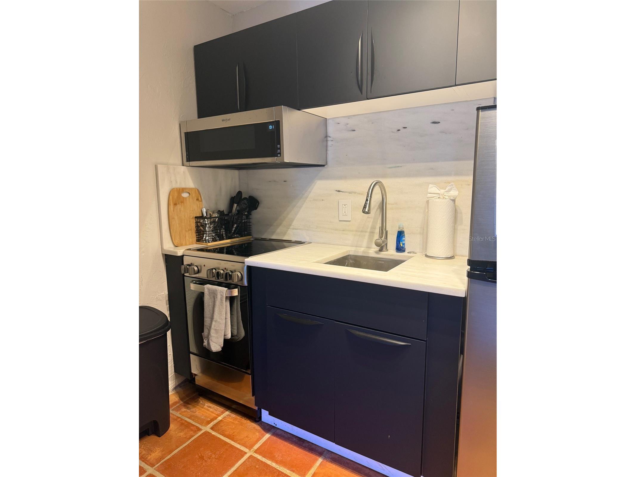 170 Roosevelt Drive #10 Sarasota FL 34236 A4670924 image11