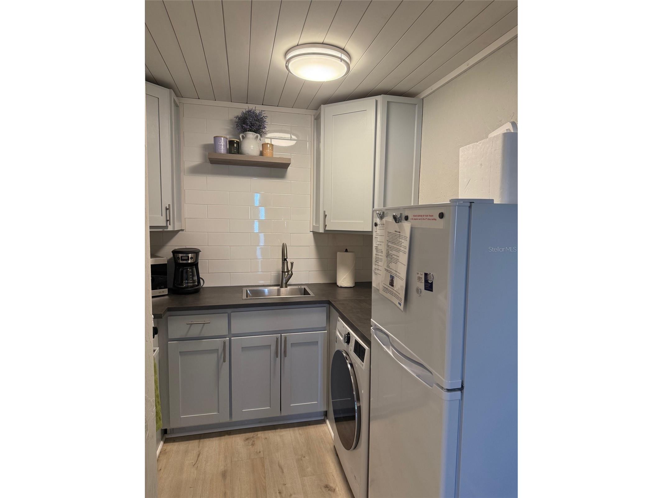 170 Roosevelt Drive #10 Sarasota FL 34236 A4670924 image12