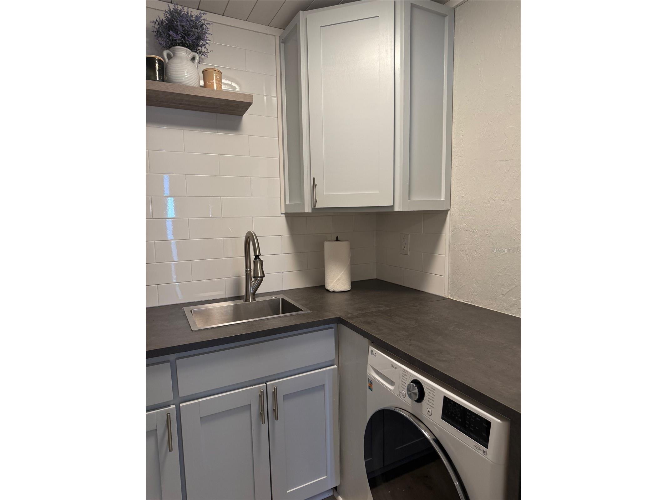 170 Roosevelt Drive #10 Sarasota FL 34236 A4670924 image13
