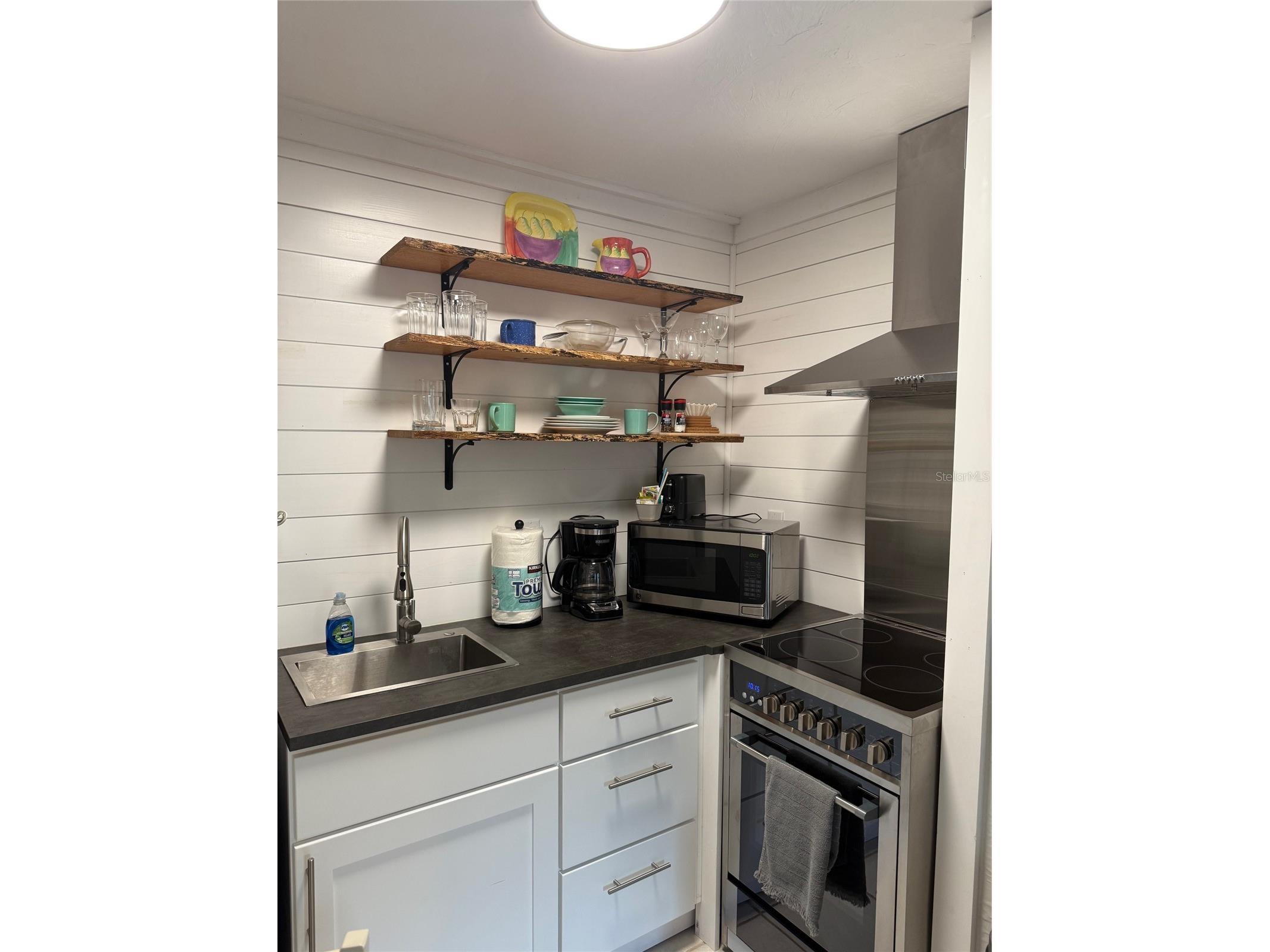 170 Roosevelt Drive #10 Sarasota FL 34236 A4670924 image7