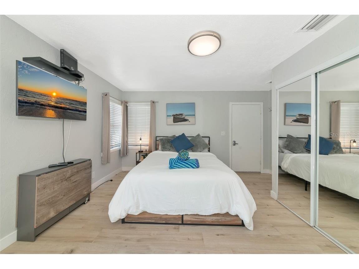 170 Roosevelt Drive #2 Sarasota FL 34236 A4652470 image10