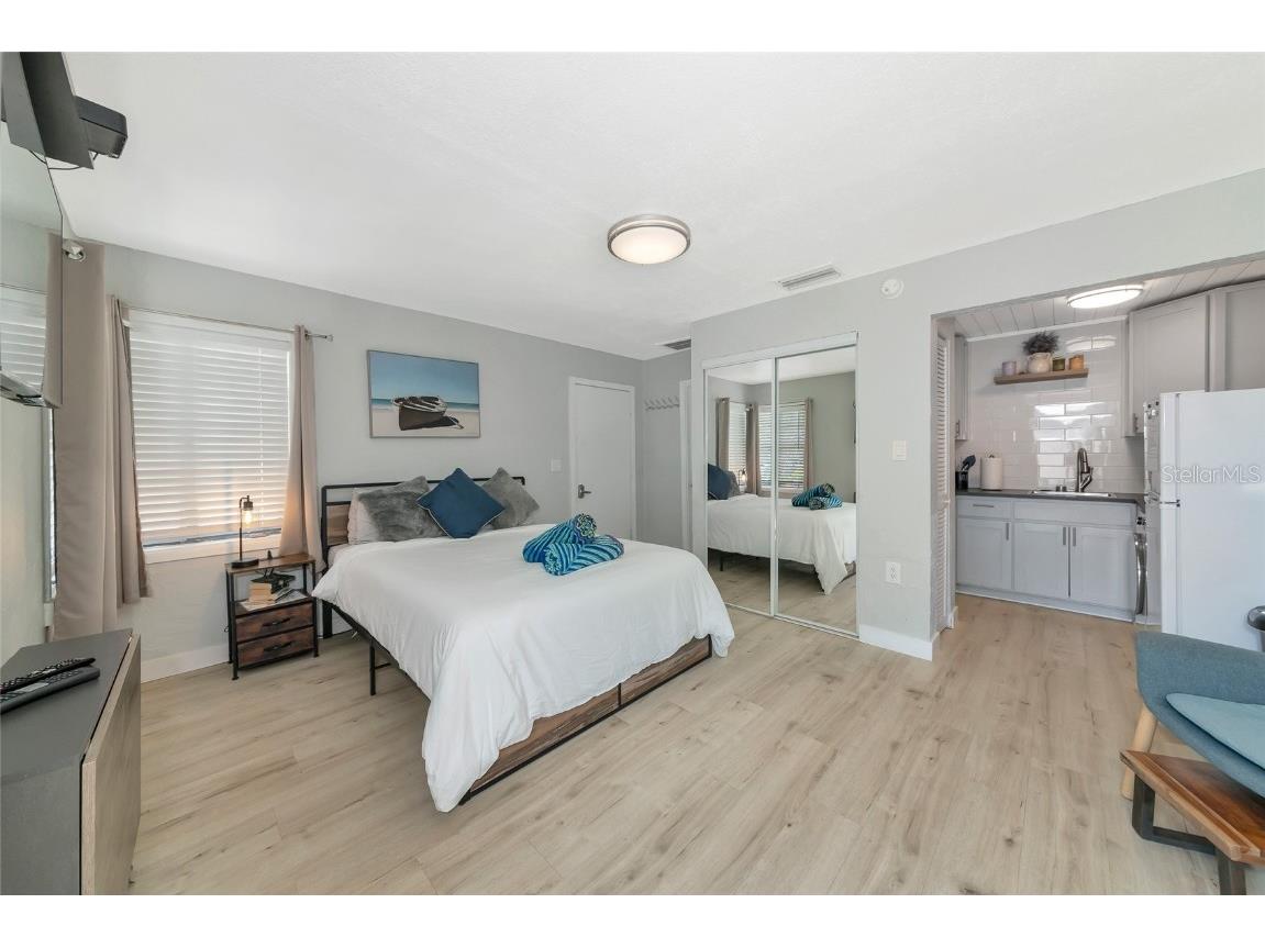 170 Roosevelt Drive #2 Sarasota FL 34236 A4652470 image11