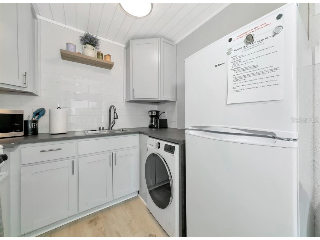 170 Roosevelt Drive #2 Sarasota FL 34236 A4652470 image17