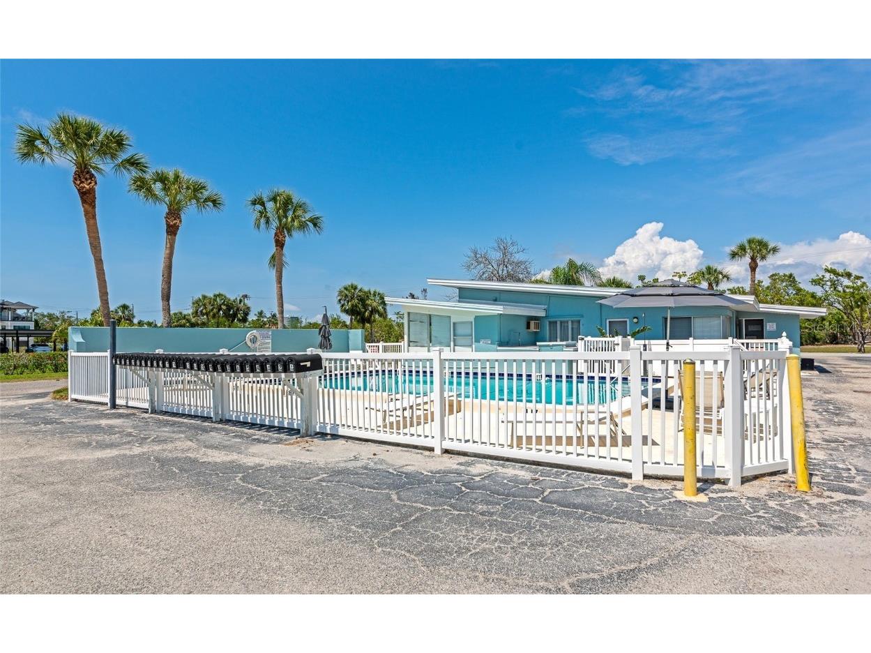 170 Roosevelt Drive #2 Sarasota FL 34236 A4652470 image20