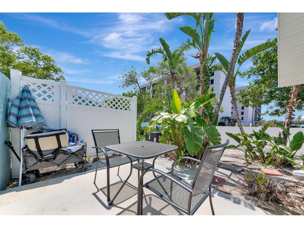 170 Roosevelt Drive #2 Sarasota FL 34236 A4652470 image4