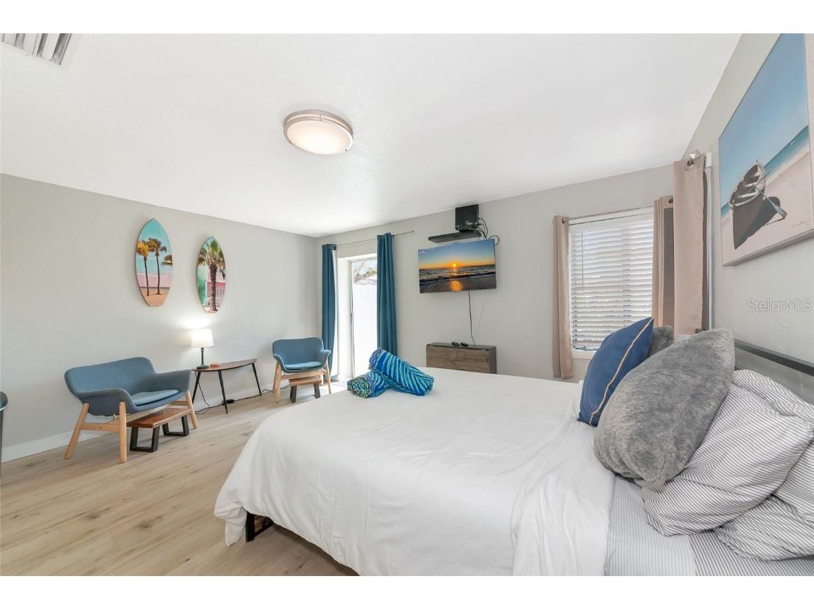 170 Roosevelt Drive #2 Sarasota FL 34236 A4652470 image8