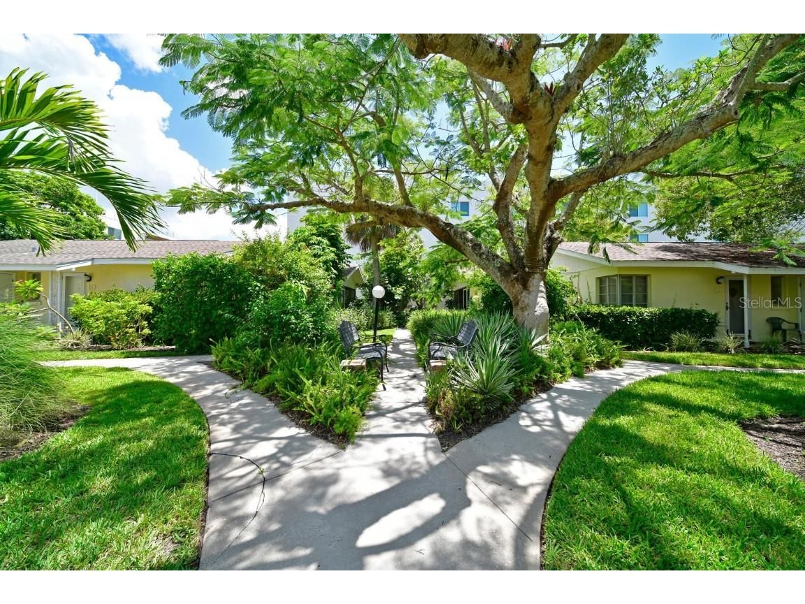 170 Roosevelt Drive #5 Sarasota FL 34236 A4651143 image11