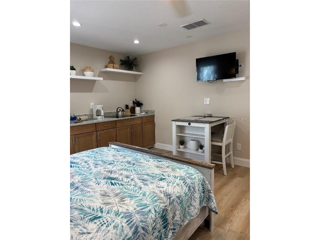 170 Roosevelt Drive #5 Sarasota FL 34236 A4651143 image5