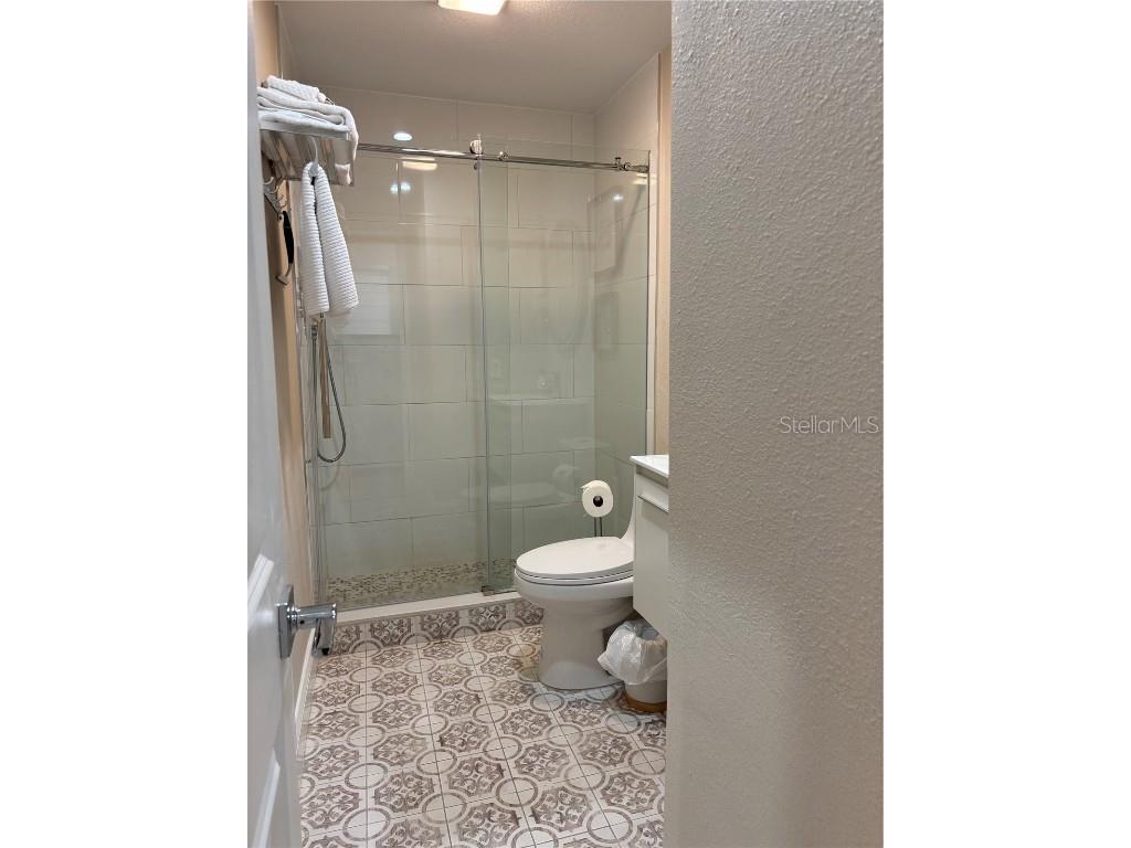 170 Roosevelt Drive #5 Sarasota FL 34236 A4651143 image7