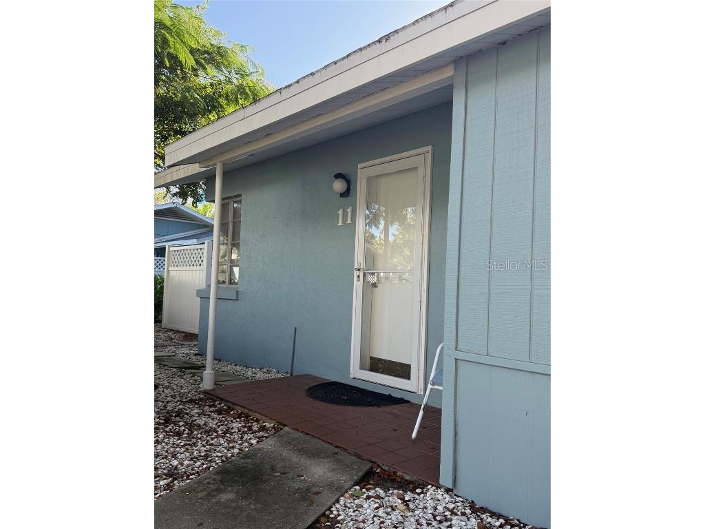 170 Roosevelt Drive #6 Sarasota FL 34236 A4670924 image2