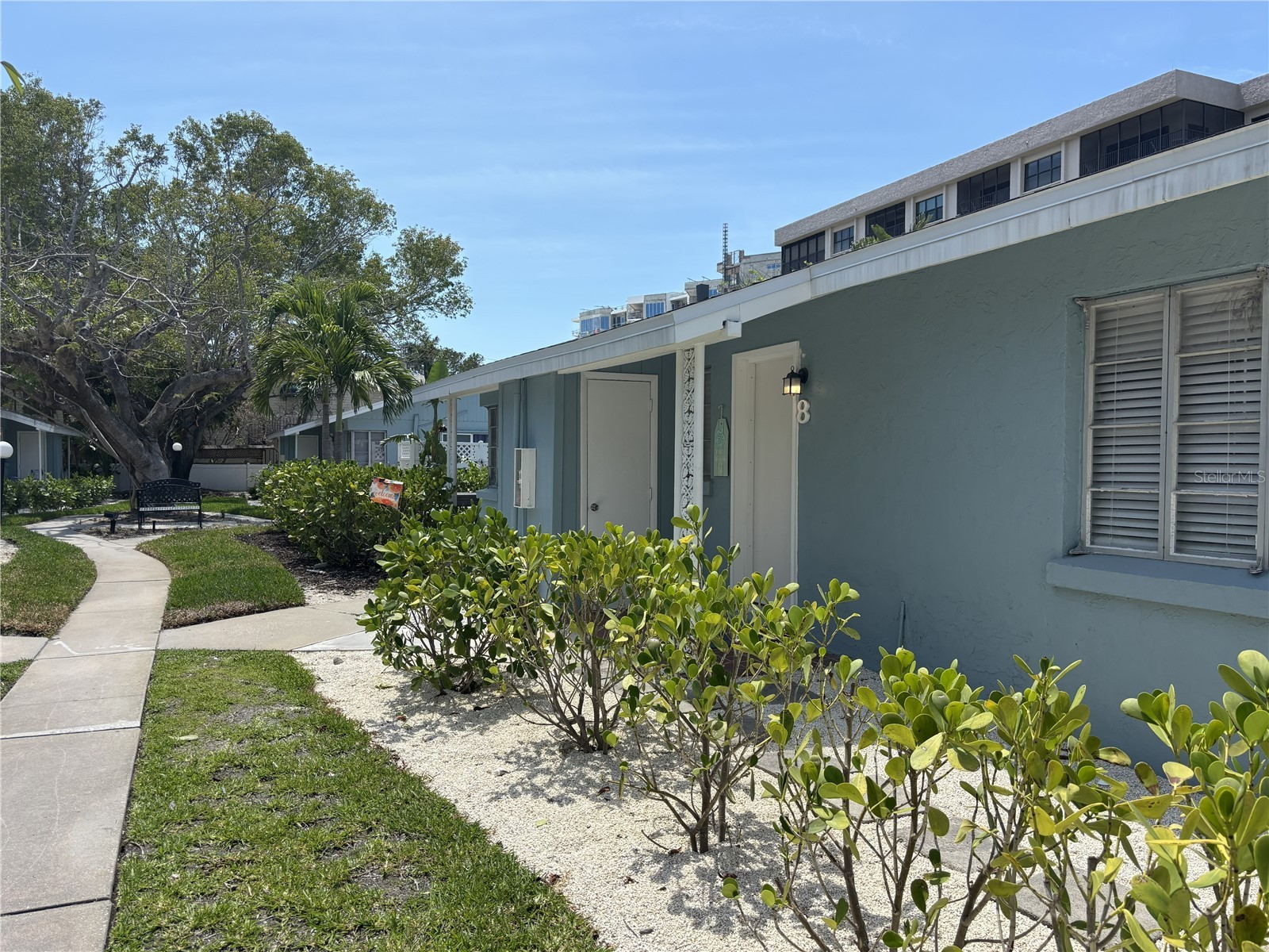 170 Roosevelt Drive #8 Sarasota FL 34236 A4693900 image1