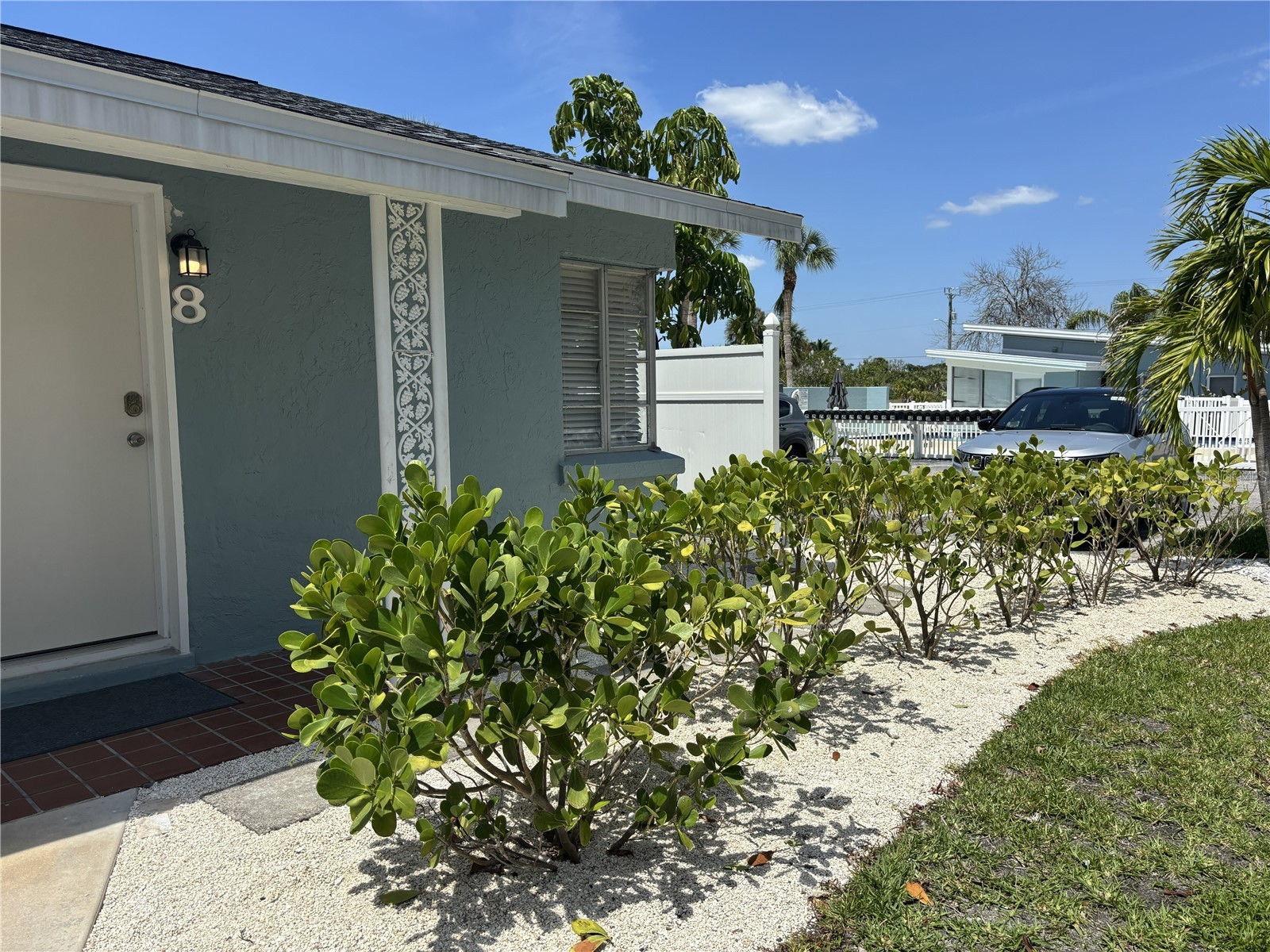170 Roosevelt Drive #8 Sarasota FL 34236 A4693900 image2