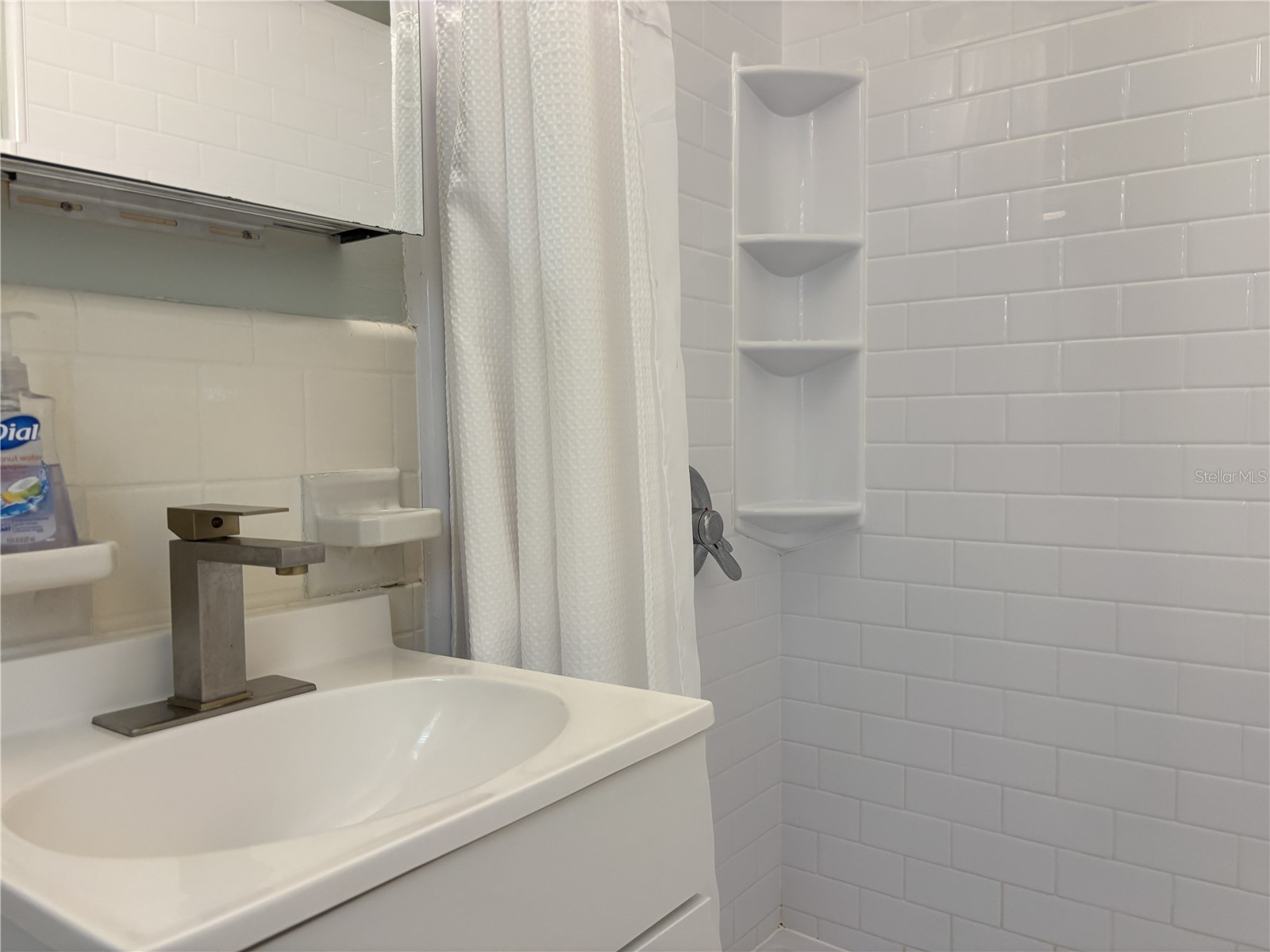 170 Roosevelt Drive #8 Sarasota FL 34236 A4693900 image5