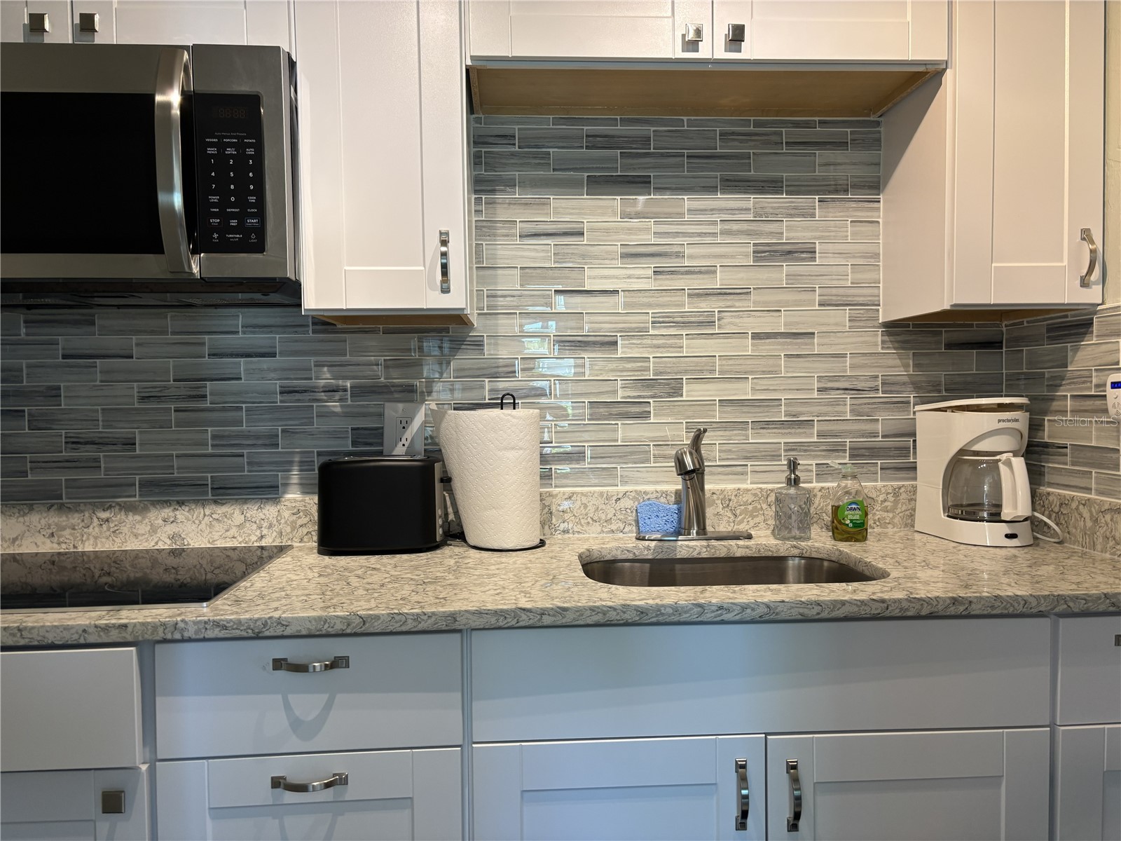 170 Roosevelt Drive #8 Sarasota FL 34236 A4693900 image8