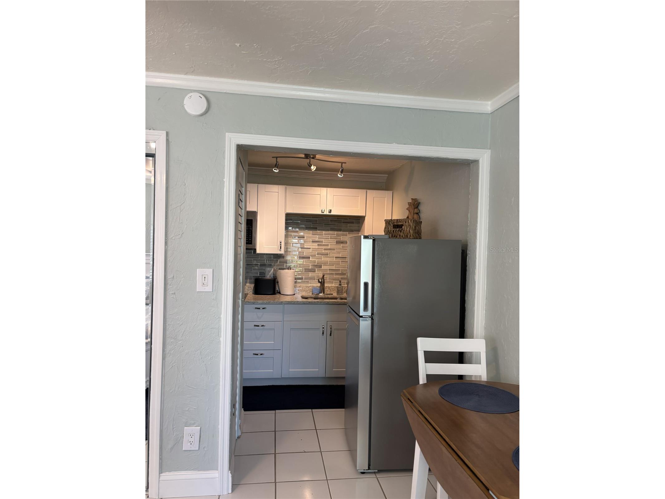 170 Roosevelt Drive #8 Sarasota FL 34236 A4693900 image9