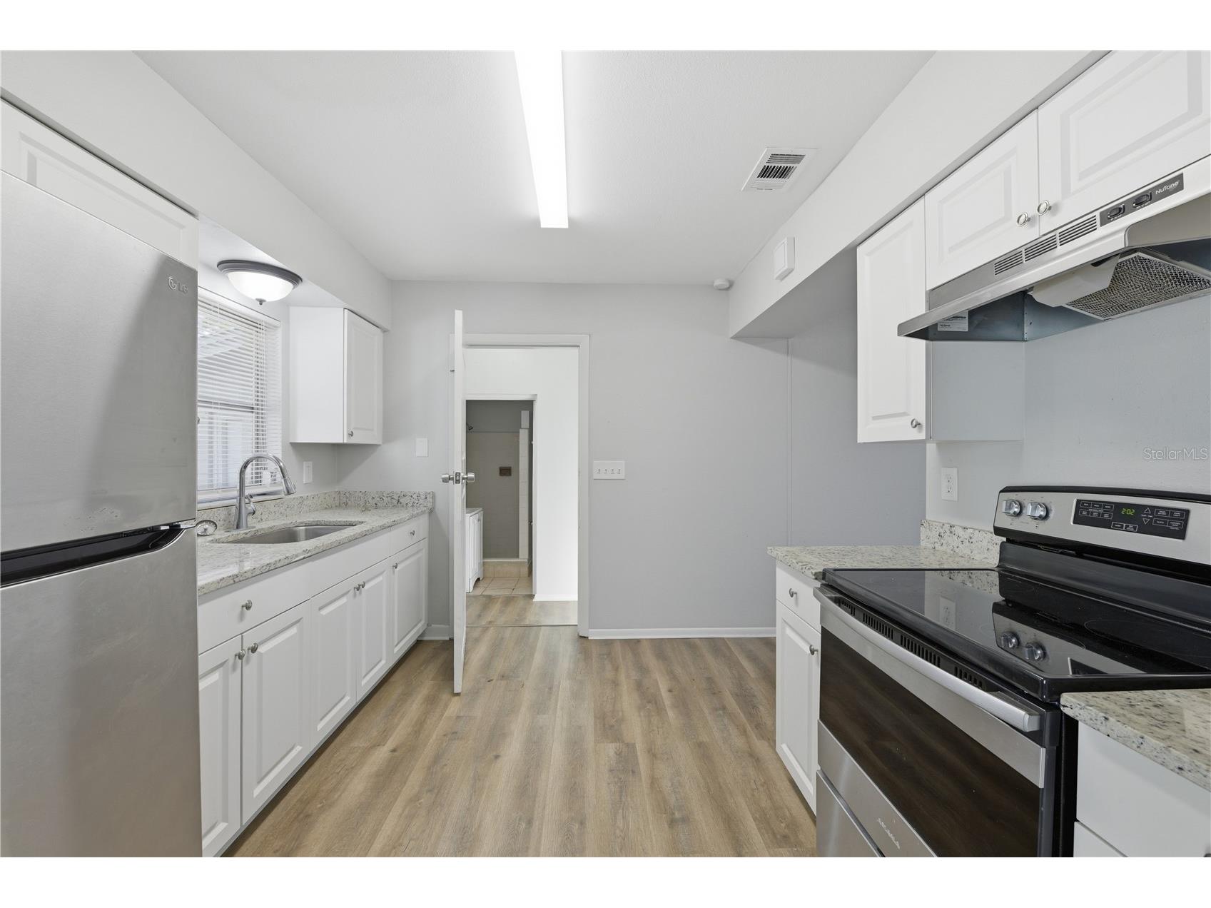 170 W Crystal Lake Avenue Lake Mary FL 32746 O6387076 image17