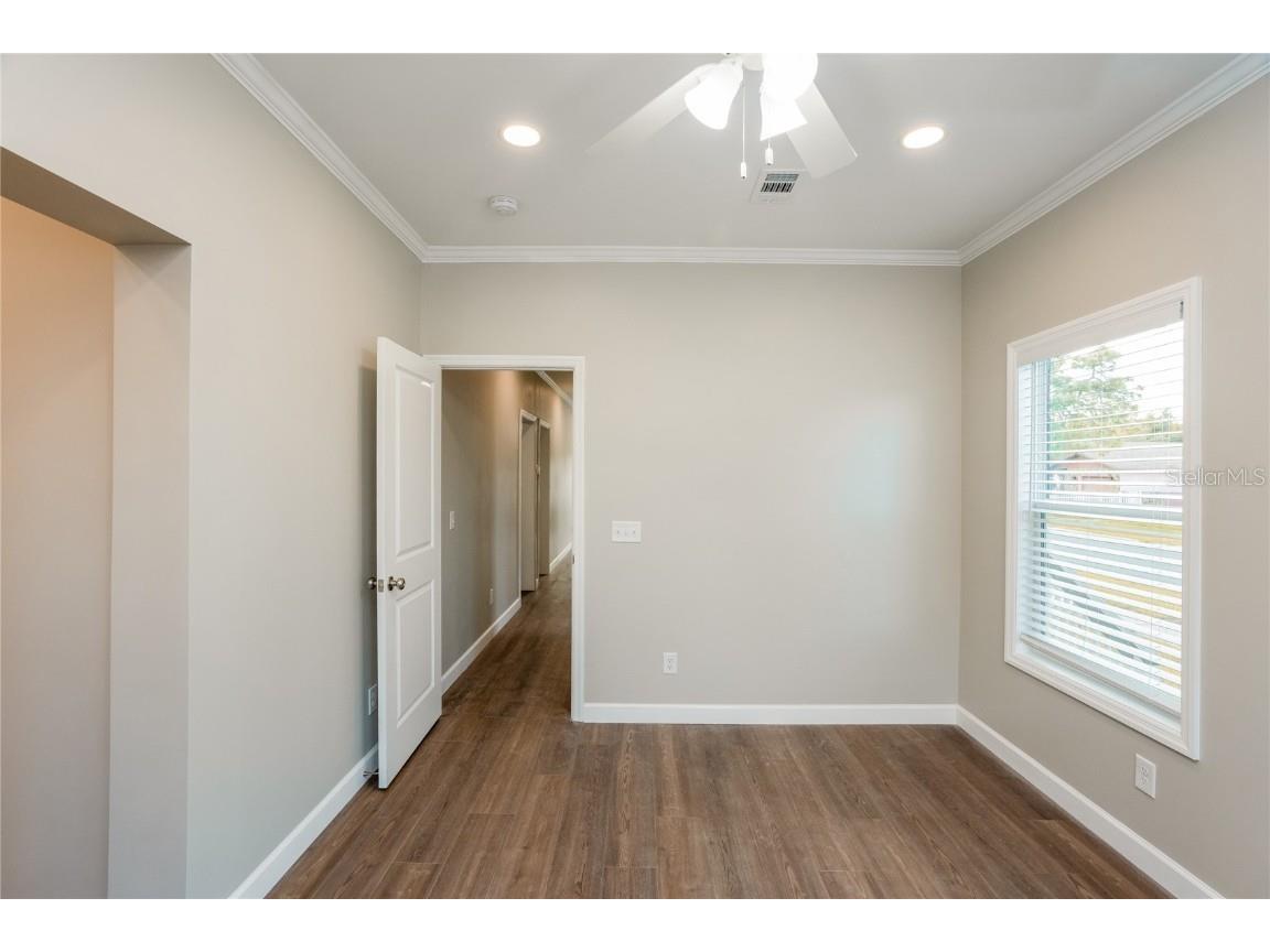 1700 45th Street S Saint Petersburg FL 33711 O6362947 image9