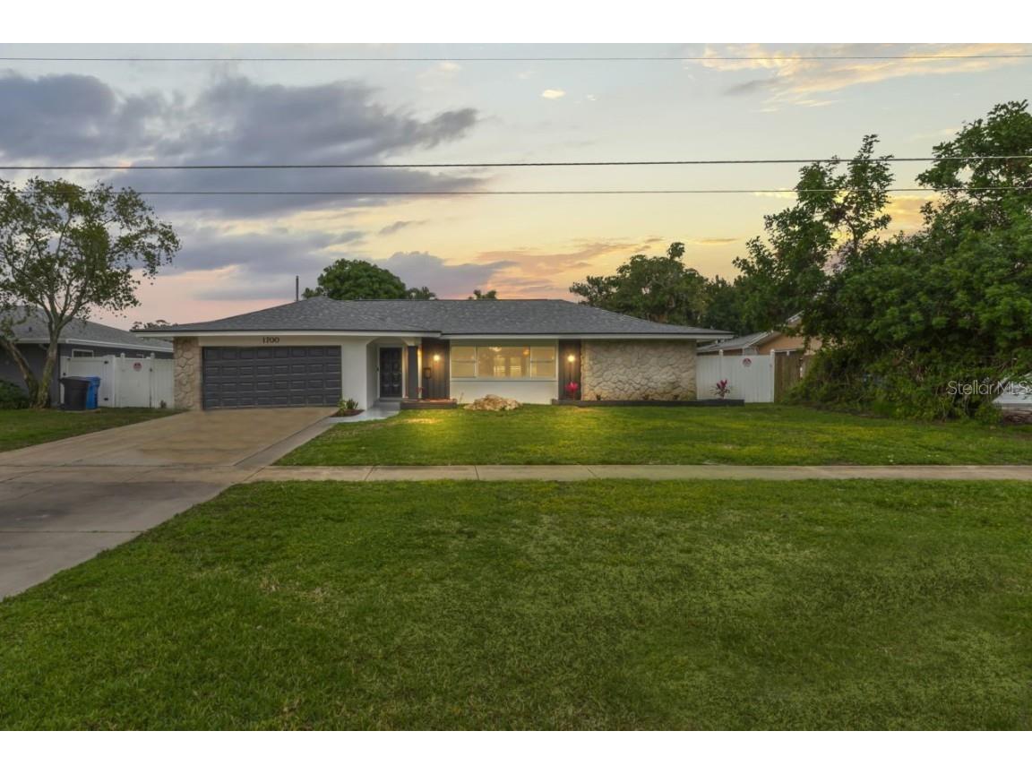 1700 62nd Avenue S Saint Petersburg FL 33712 W7861155 image1